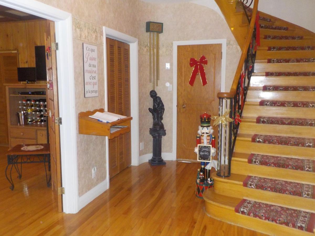 Gite Au P'Tit Manoir B&B Chicoutimi Buitenkant foto